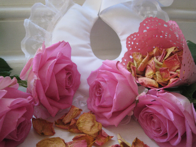 Лепестки роз, корзины | Свадебный интернет-магазин Sale-Svadba.RU